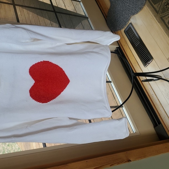 North style Long Sleeve Chenille White Sweater Sz. 2X with Red Heart NWOT - Picture 2 of 8